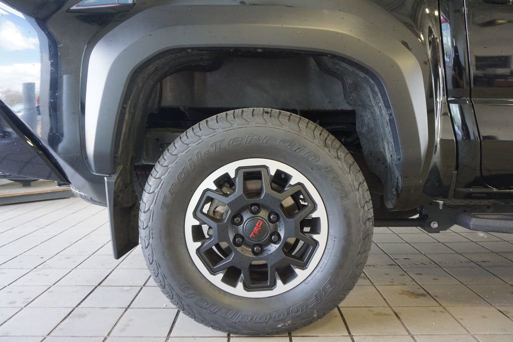 Used 2024 Toyota Tacoma TRD Off-Road AWD/4WD image 27