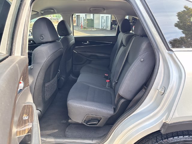 Used 2019 Kia Sorento FWD w/ Option Group 020 image 15