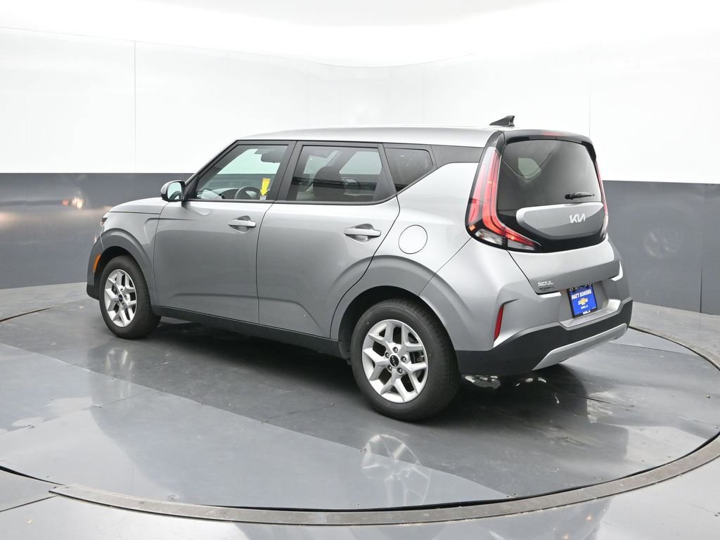 Used 2025 Kia Soul LX w/ LX Technology Package image 4