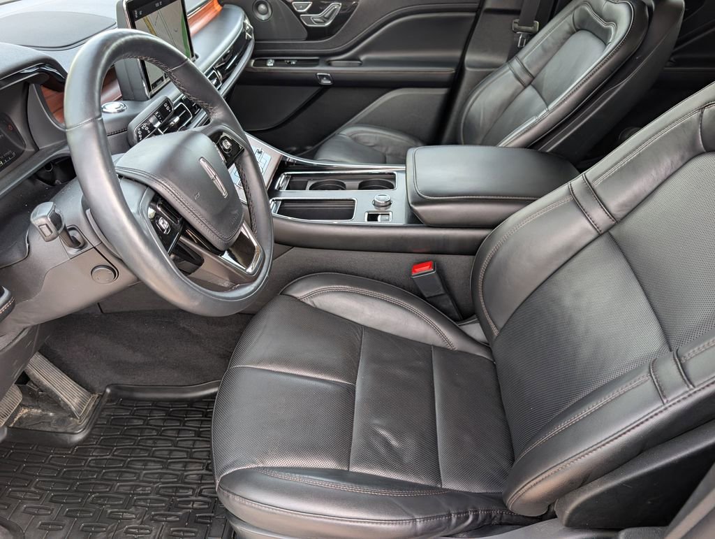 Used 2023 Lincoln Aviator Reserve w/ Equipment Group 201A AWD/4WD image 14