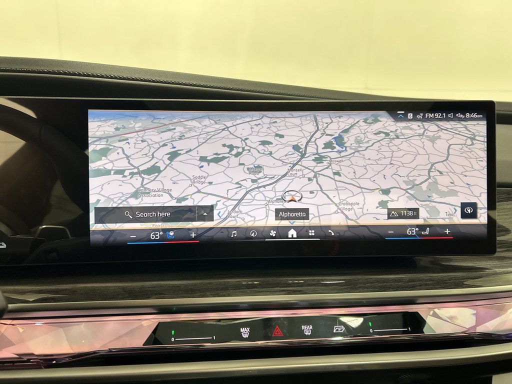 Used 2026 BMW 750e xDrive w/ Premium Package AWD/4WD image 18