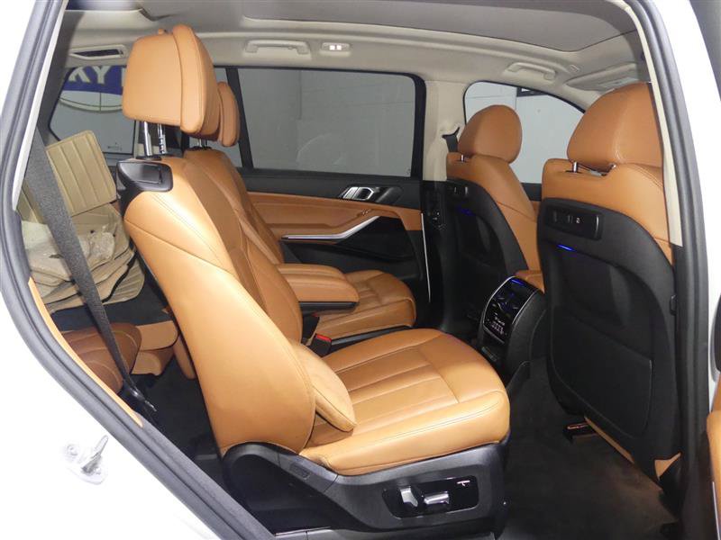 Used 2019 BMW X7 xDrive40i w/ Cold Weather Package AWD/4WD image 27