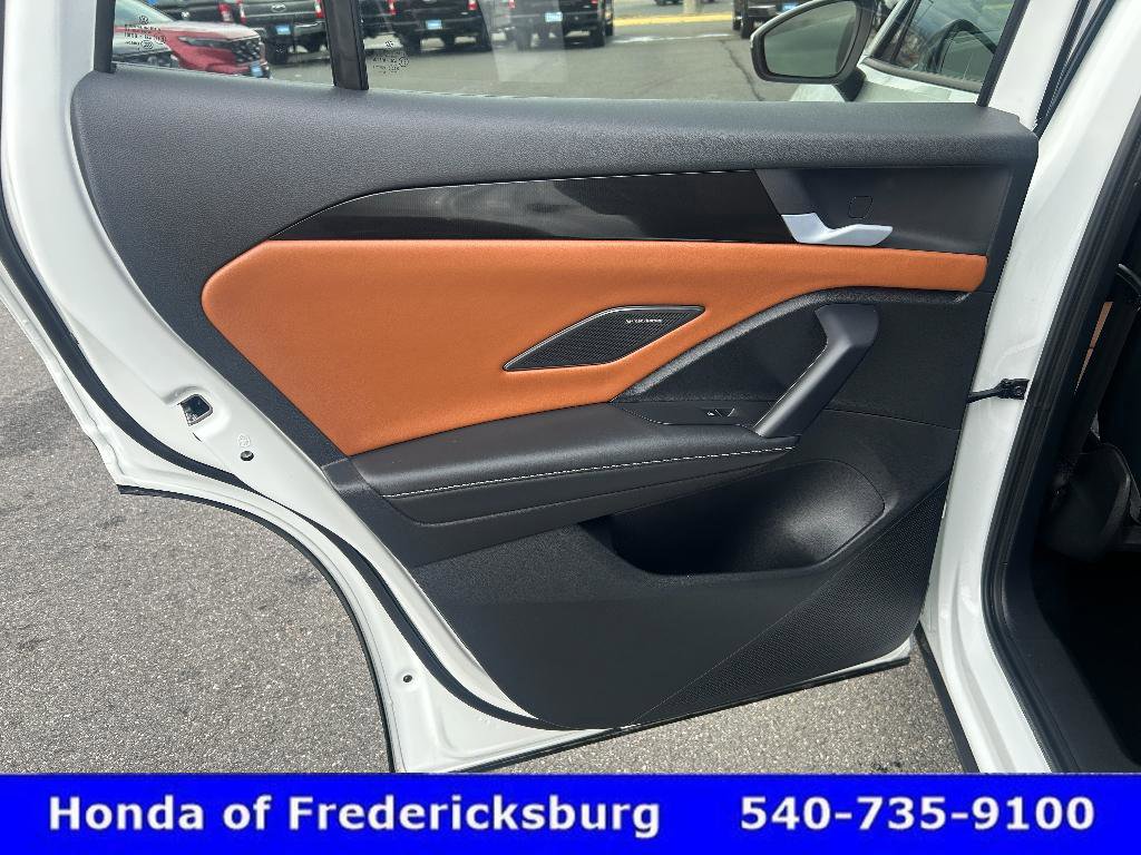 Used 2026 Volkswagen Tiguan SEL R-Line image 11