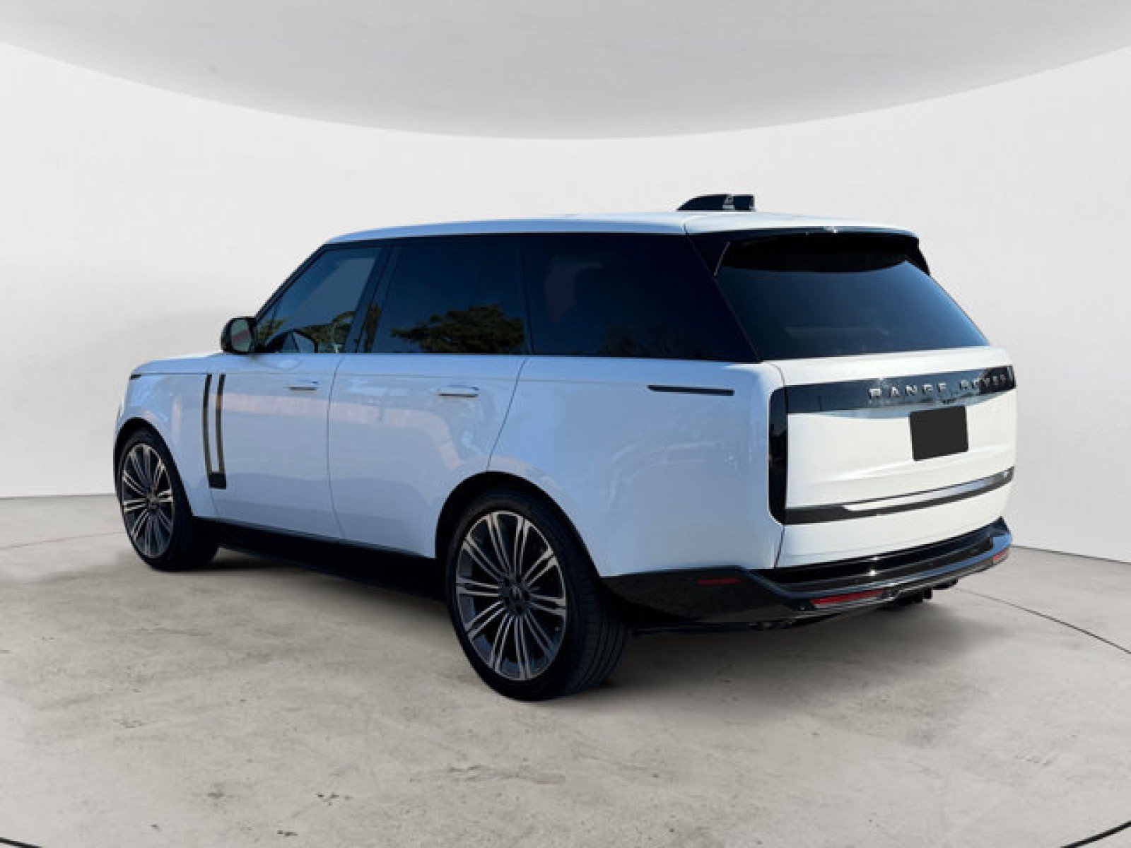 Certified 2024 Land Rover Range Rover SE AWD/4WD image 6