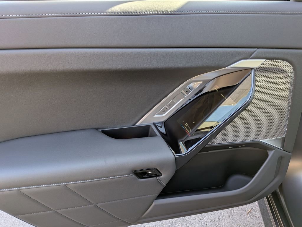 New 2026 BMW 740i image 18