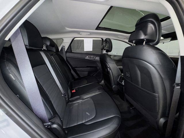 Used 2025 Kia Sportage SX AWD/4WD image 14