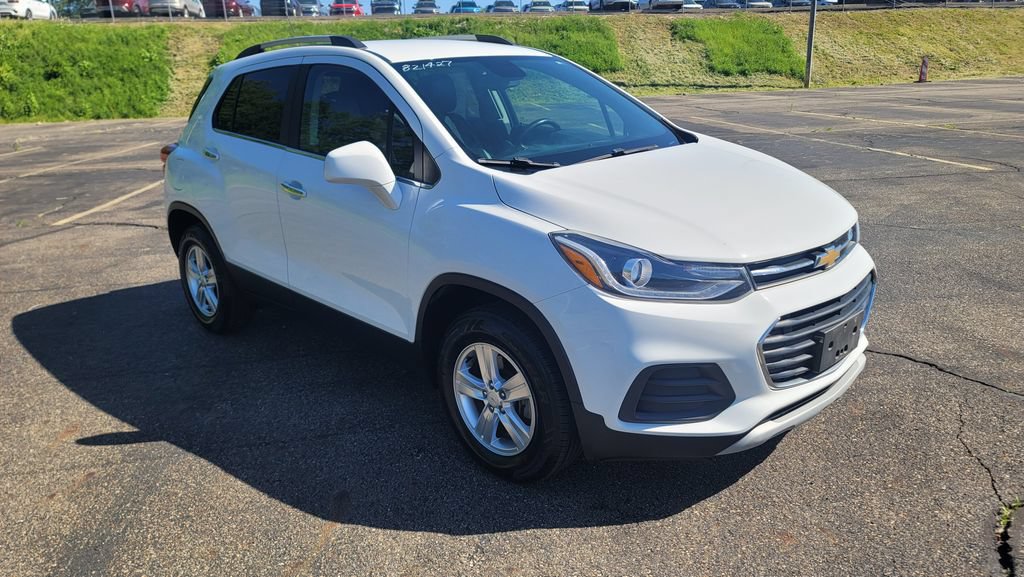 Used 2019 Chevrolet Trax LT w/ LT Convenience Package AWD/4WD image 16