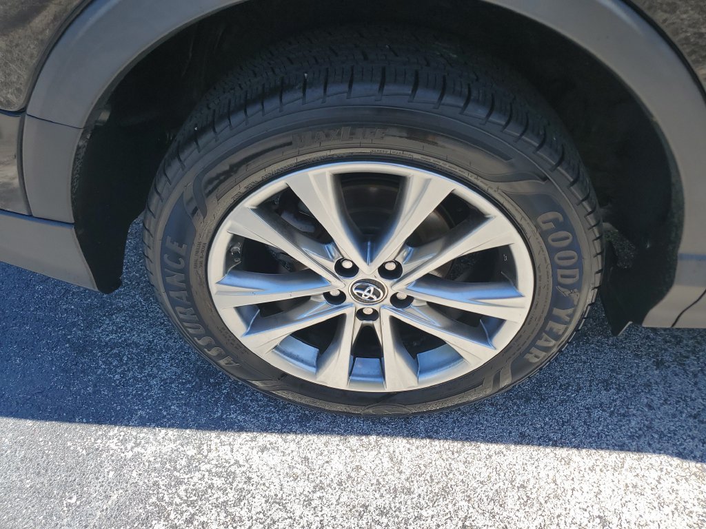 Used 2017 Toyota RAV4 Limited w/ Advanced Technology Package FWD image 7