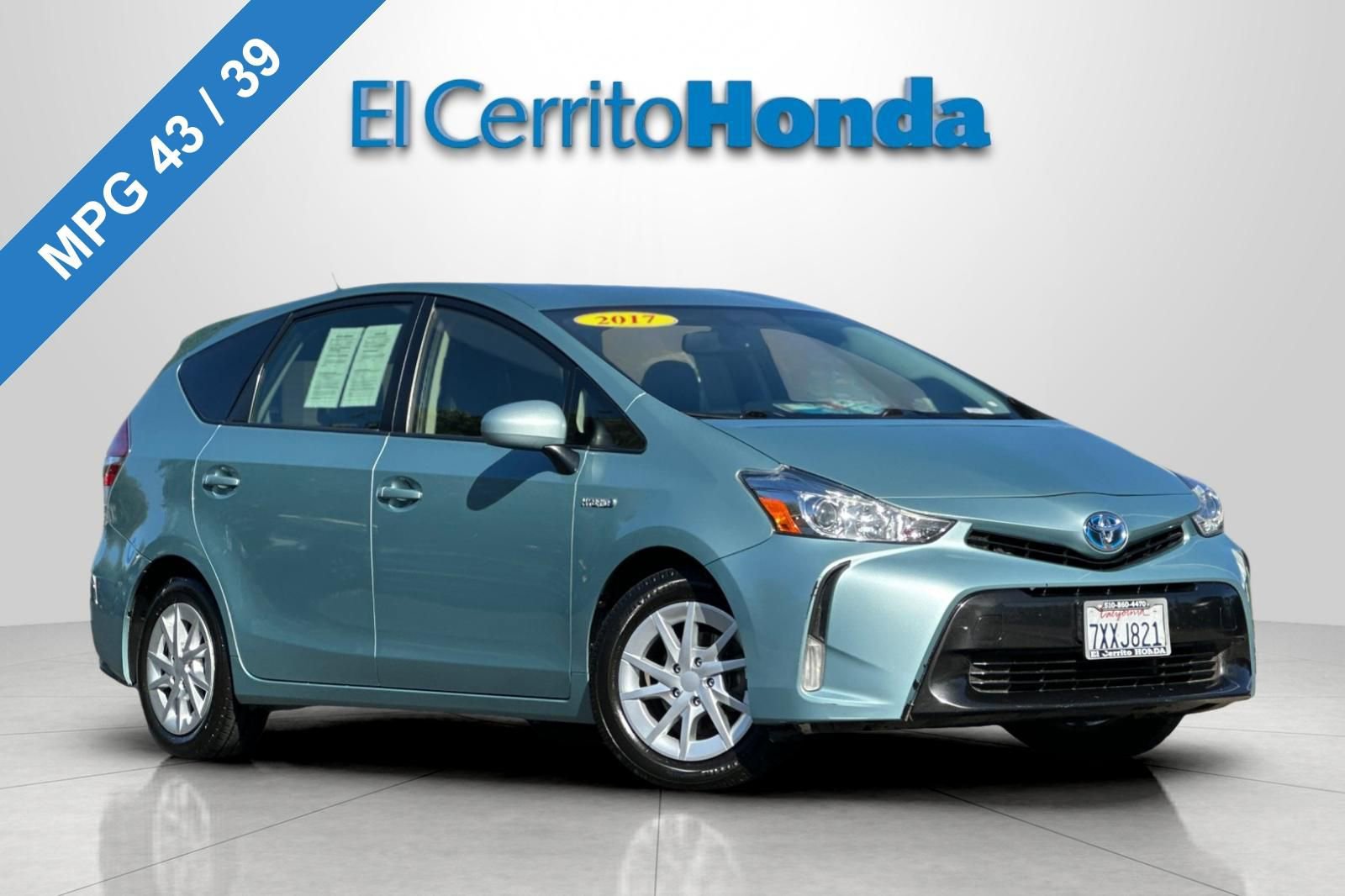 Used 2017 Toyota Prius V Four w/ Carpet Mat Package