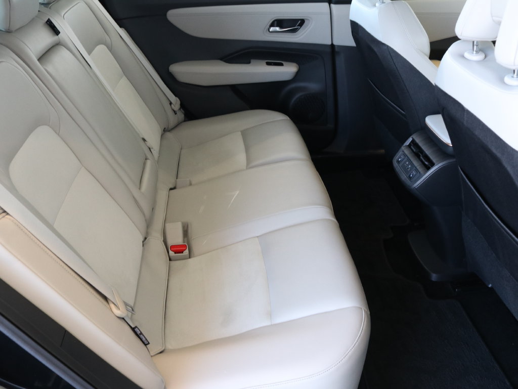 Used 2024 Nissan Ariya AWD image 41