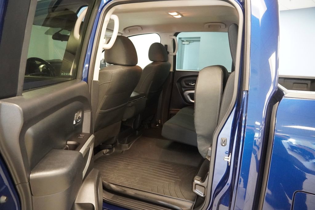 Used 2019 Nissan Titan SV AWD/4WD image 19