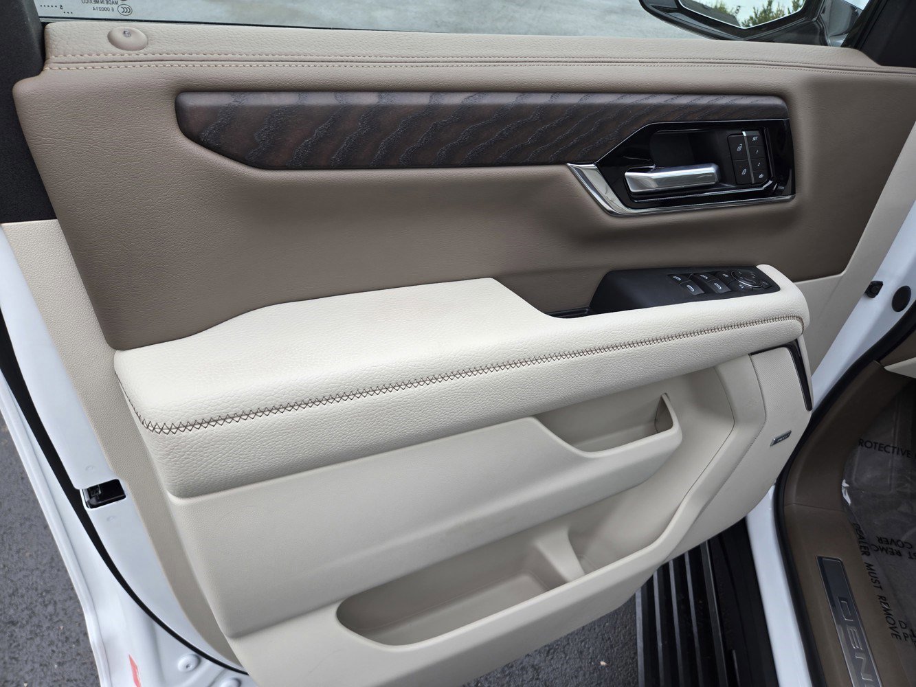 New 2026 GMC Yukon Denali w/ Denali Reserve Package image 30
