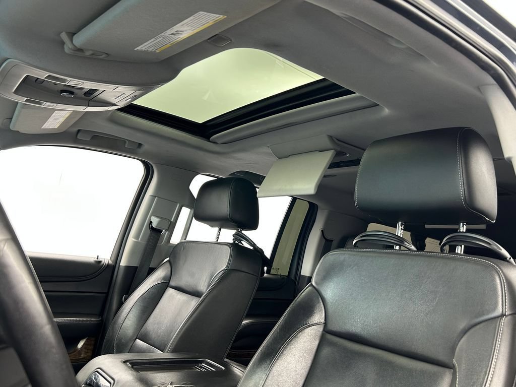 Used 2020 Chevrolet Suburban LT RWD image 13