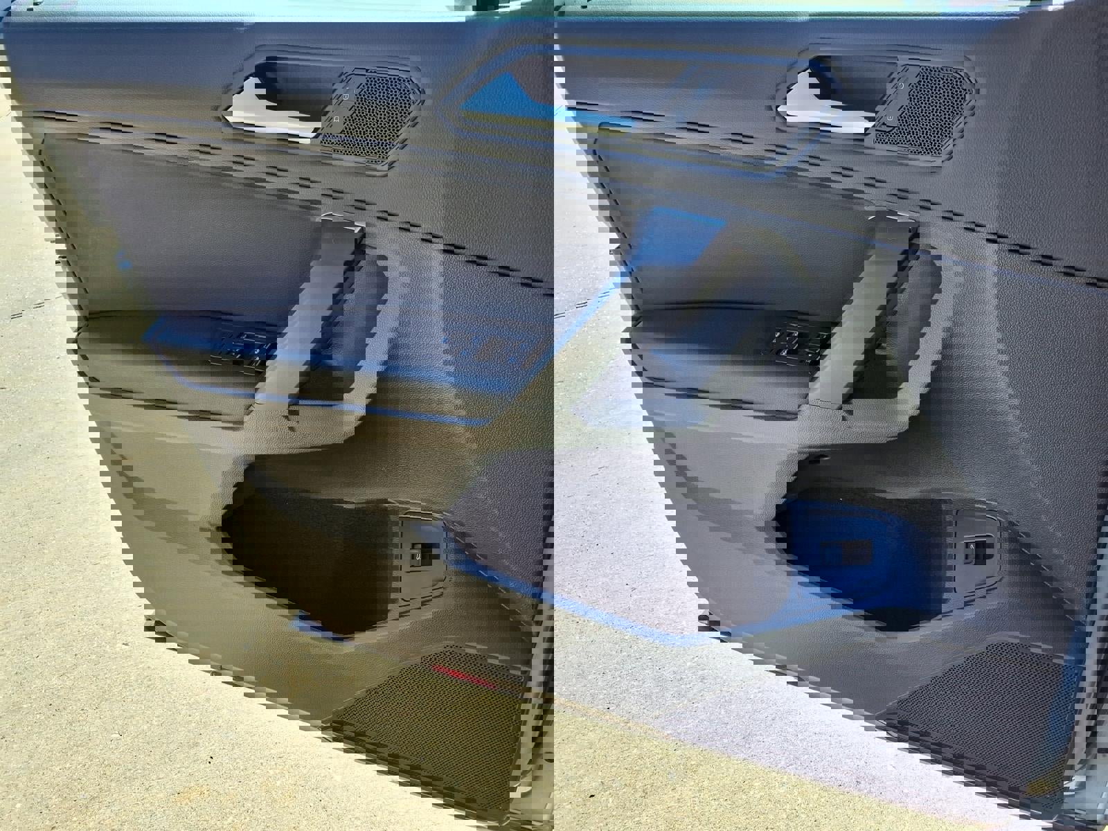 Used 2021 Volkswagen Tiguan SEL w/ 2-Row Tiguan MDO Package AWD/4WD image 21