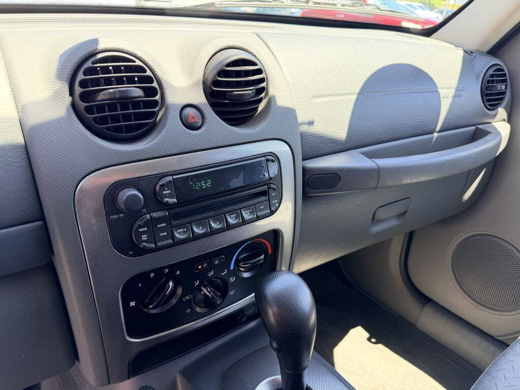 Used 2006 Jeep Liberty Renegade AWD/4WD image 11