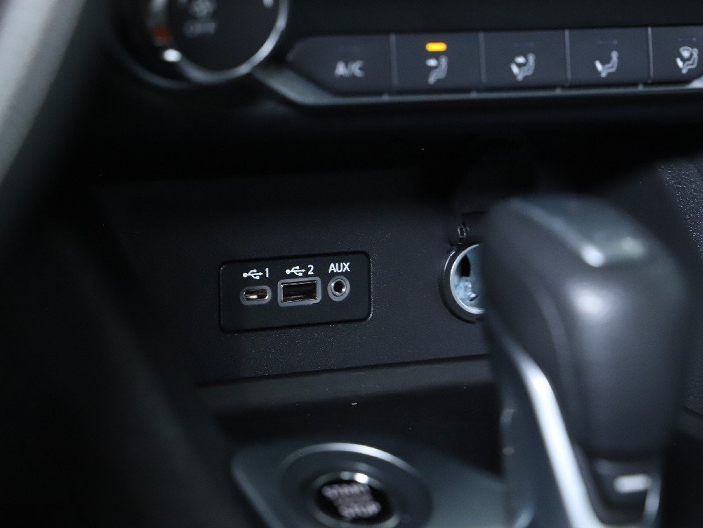 Certified 2023 Nissan Sentra SV FWD image 27