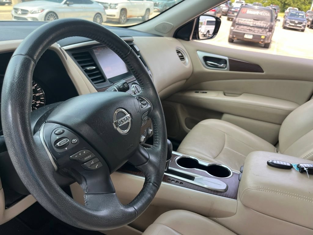 Used 2017 Nissan Pathfinder Platinum FWD image 19