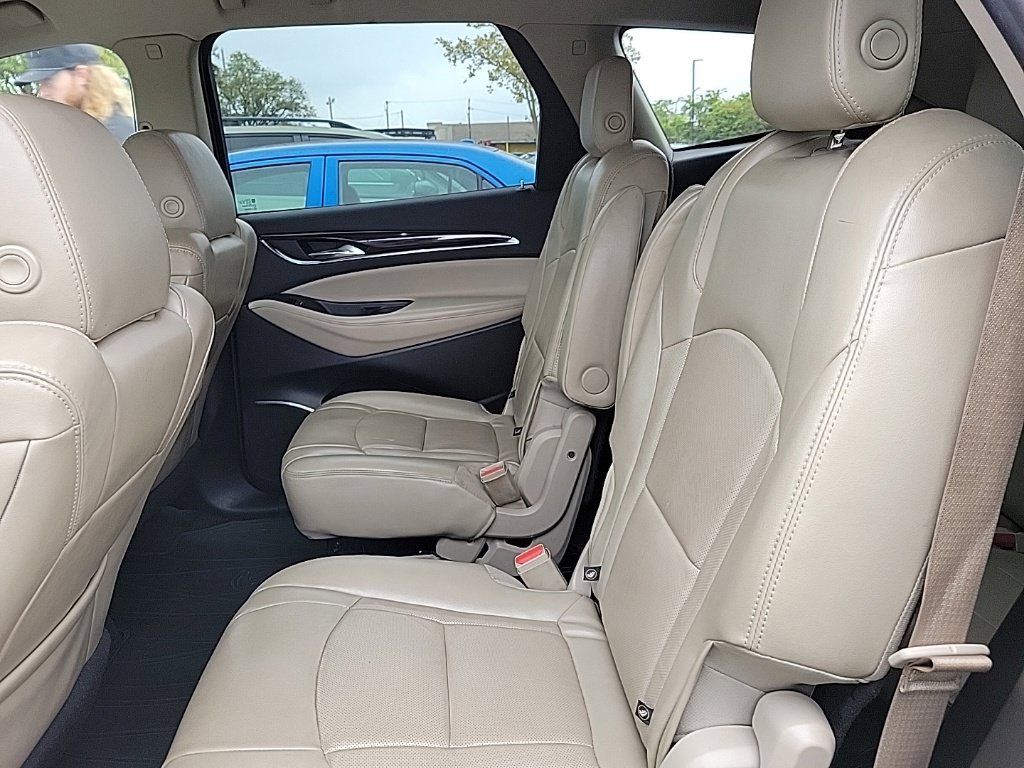 Used 2018 Buick Enclave Essence FWD image 12