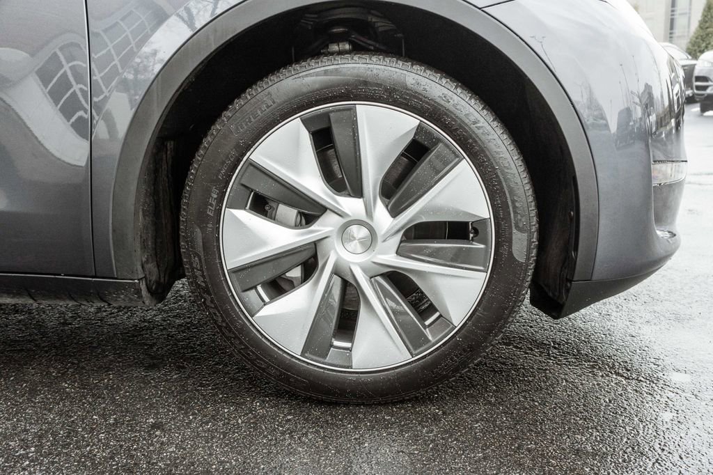 Used 2023 Tesla Model Y Long Range image 4