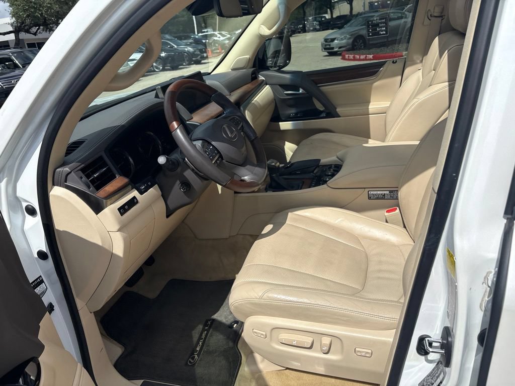 Used 2019 Lexus LX 570 4WD w/ Luxury Package image 14