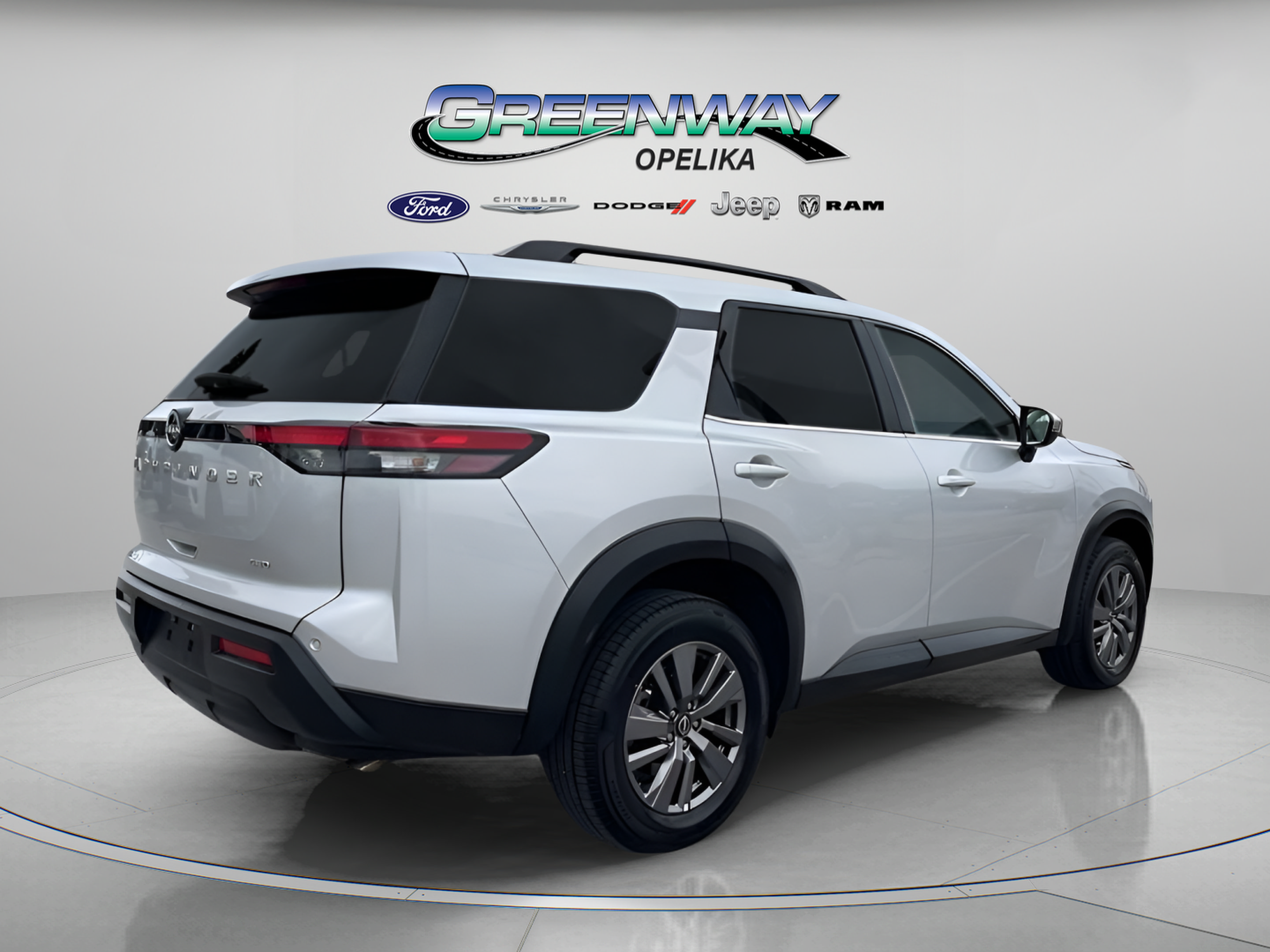 Used 2025 Nissan Pathfinder SV AWD/4WD image 5