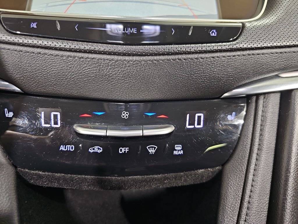 Used 2017 Cadillac XT5 Luxury w/ Driver Awareness Package AWD/4WD image 27