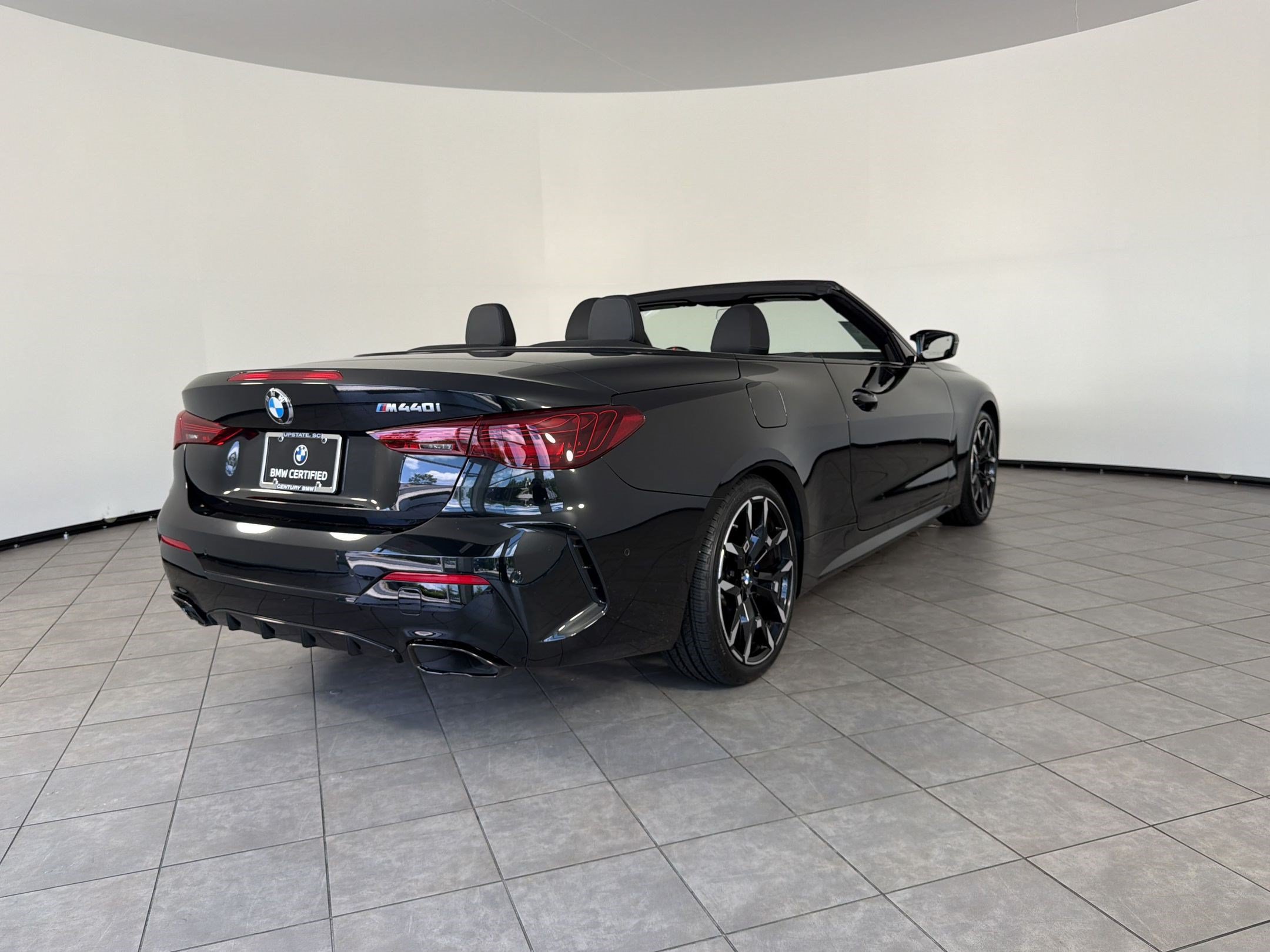 Used 2026 BMW M440i Convertible RWD image 9