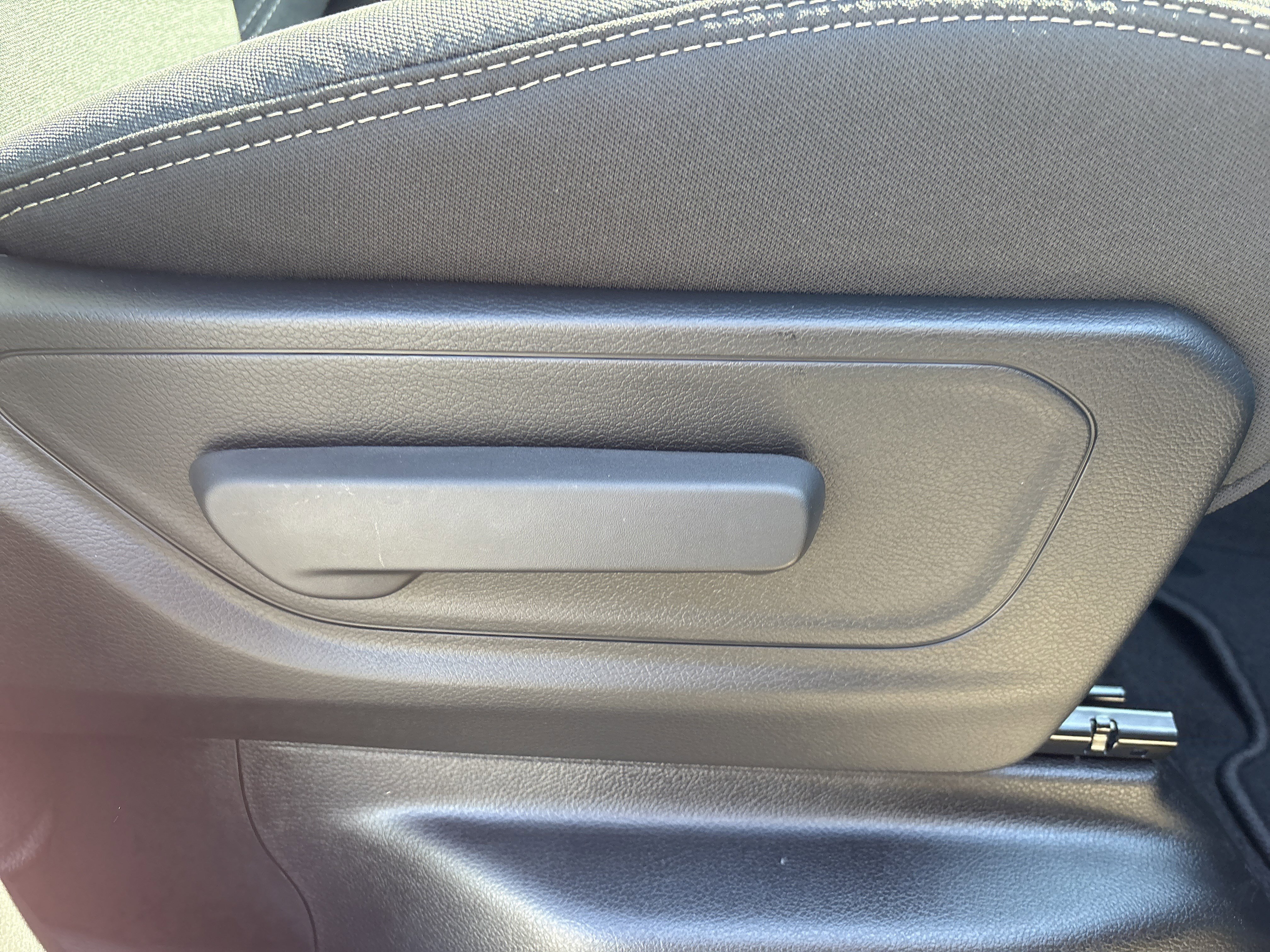 New 2026 RAM 1500 4x4 Crew Cab image 15