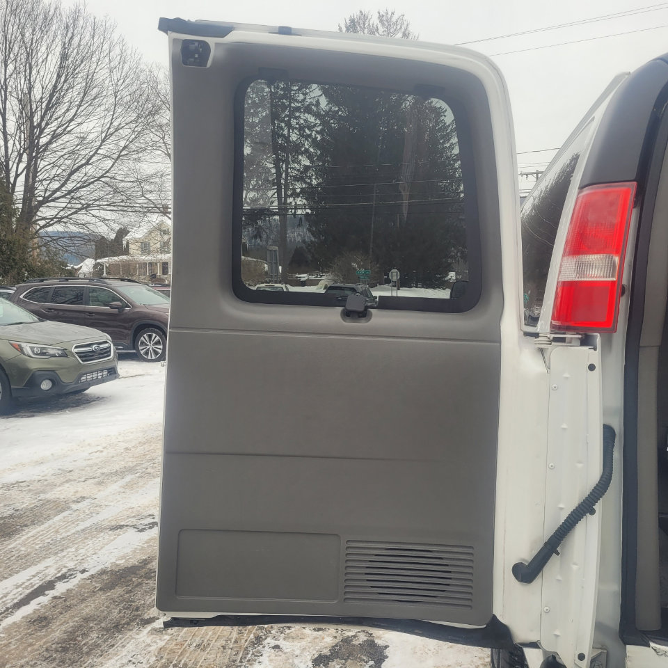 Used 2016 Chevrolet Express 3500 LT w/ LT Preferred Equipment Group image 36