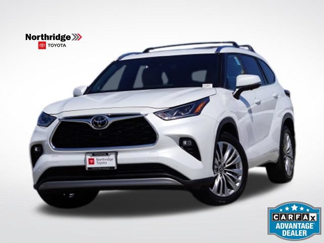 Used 2023 Toyota Highlander Platinum FWD image 1