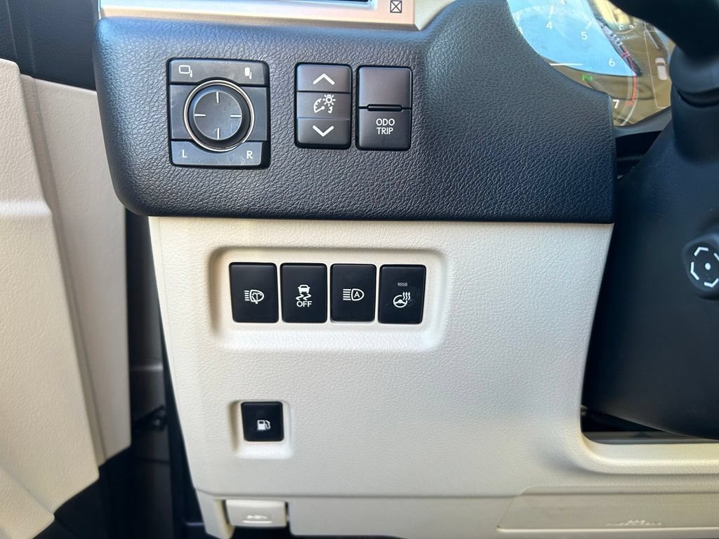Used 2021 Lexus GX 460 Premium w/ Premium Package AWD/4WD image 14
