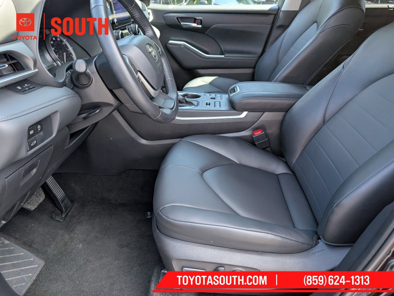 Used 2025 Toyota Highlander XLE AWD/4WD image 10