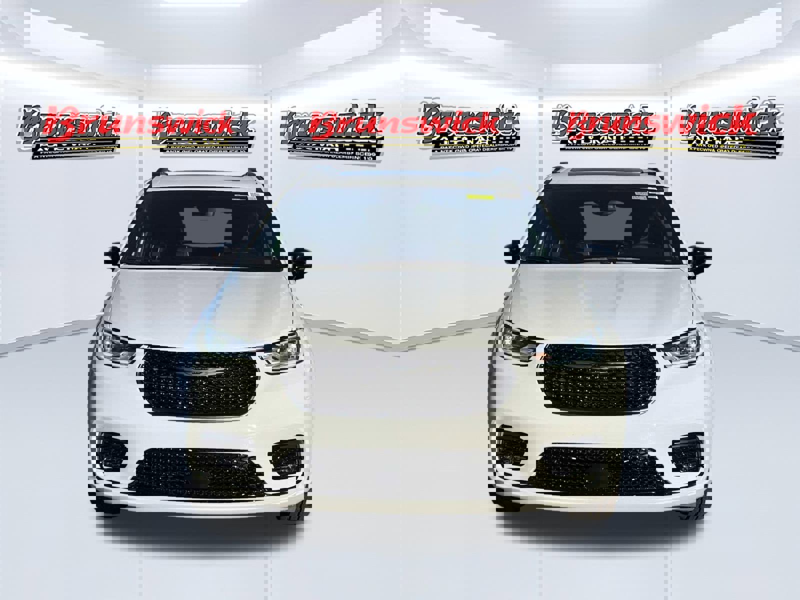 New 2026 Chrysler Pacifica Limited w/ S Appearance Package image 2