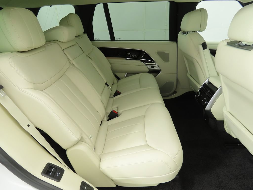 New 2025 Land Rover Range Rover Long Wheelbase SE image 22