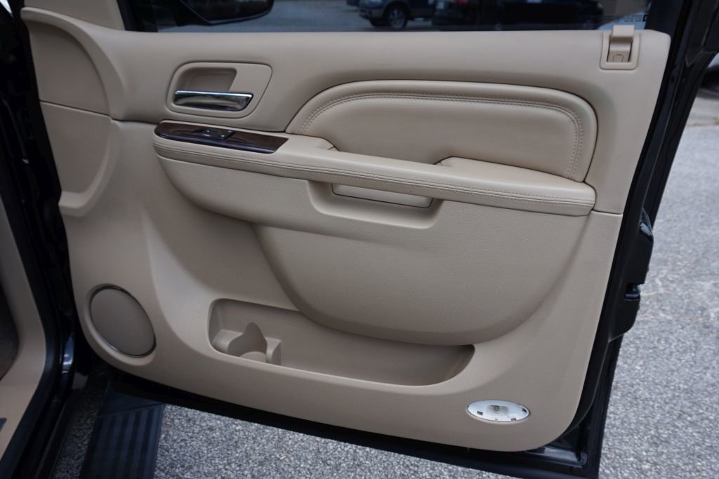Used 2013 Cadillac Escalade Premium AWD/4WD image 33