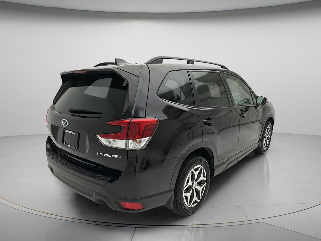 Used 2021 Subaru Forester Premium AWD/4WD image 4