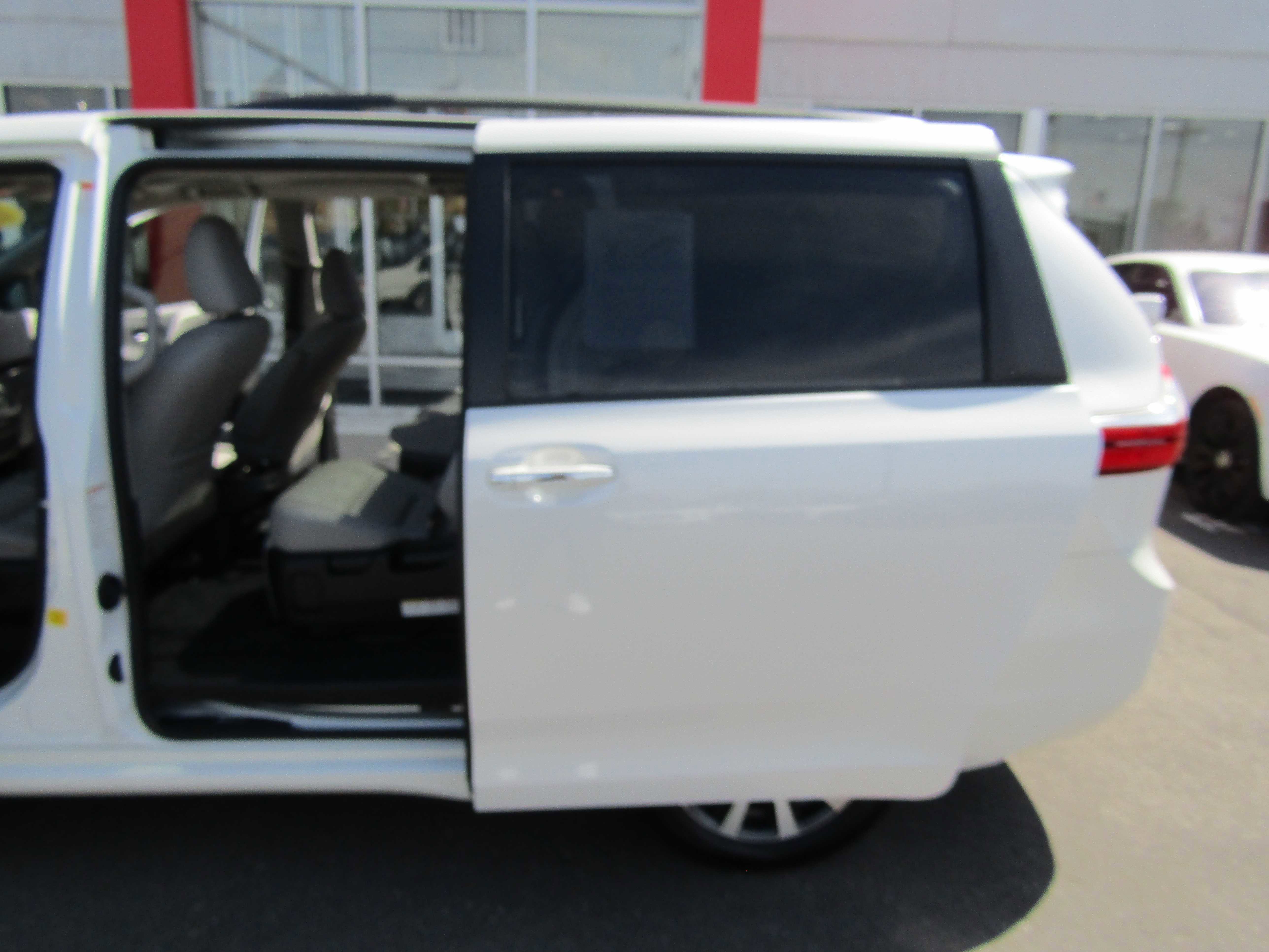 Used 2019 Toyota Sienna Limited FWD image 14