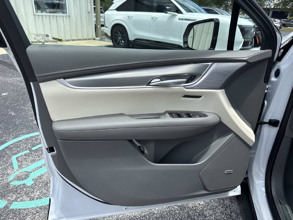 New 2026 Cadillac XT5 Premium Luxury w/ LPO, ONYX Package FWD image 18