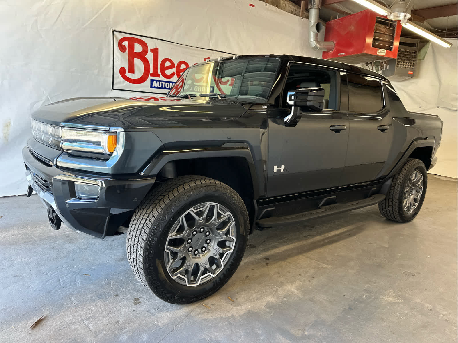 New 2026 GMC Hummer EV 4x4 Crew Cab image 2