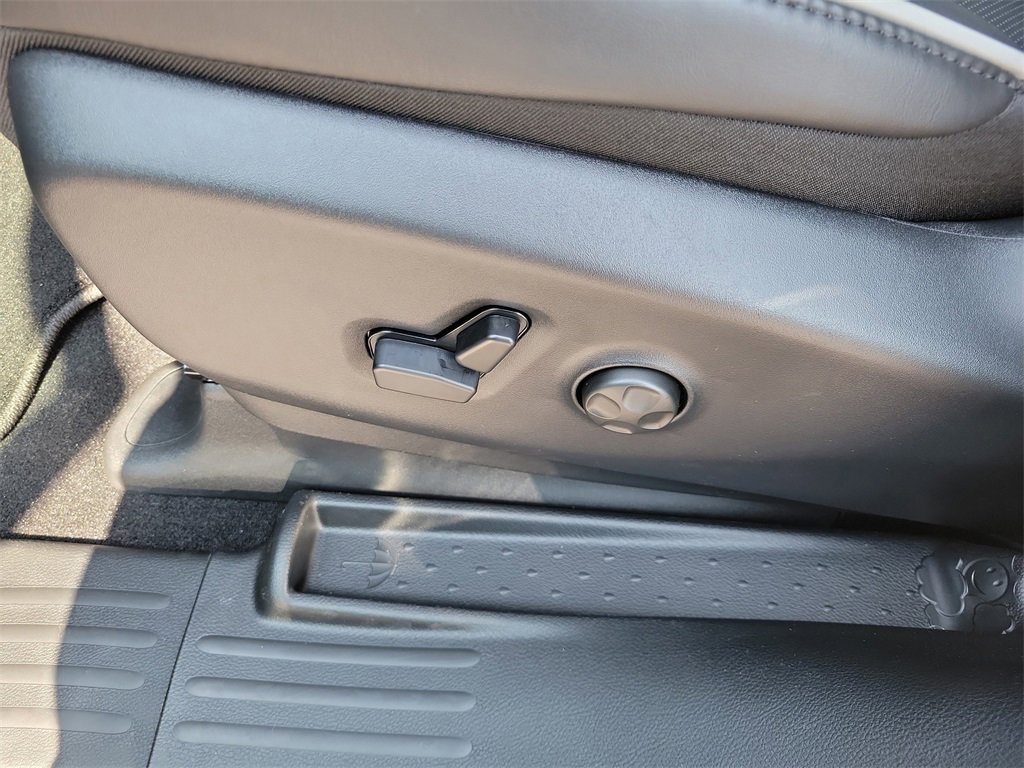 New 2026 Chrysler Pacifica Limited image 21