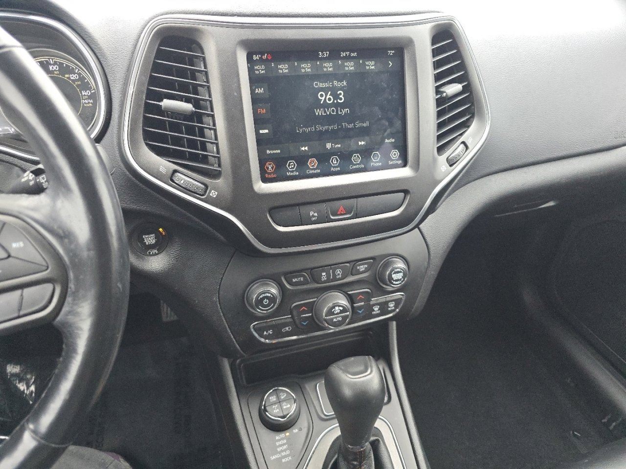 Used 2020 Jeep Cherokee Trailhawk w/ Cold Weather Group image 27