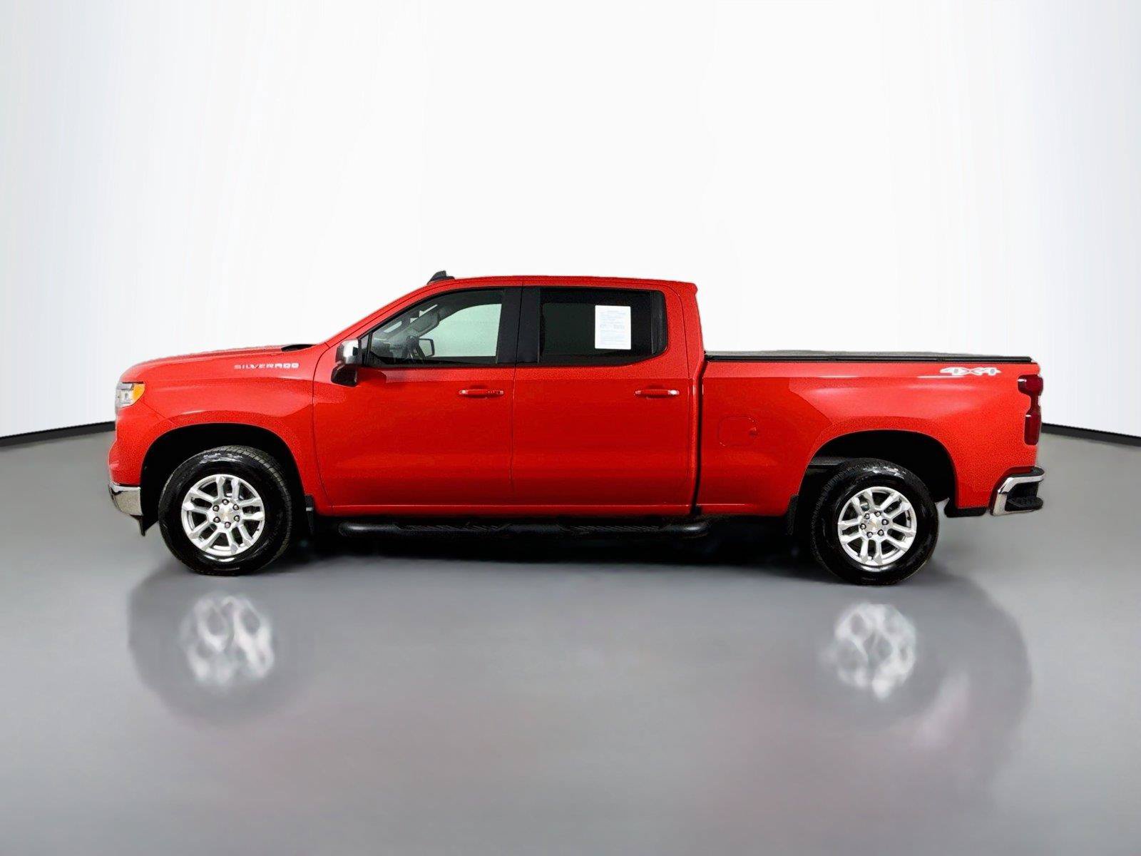 Used 2023 Chevrolet Silverado 1500 LT AWD/4WD image 9