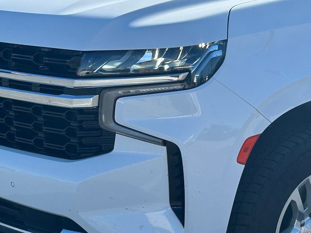 Used 2022 Chevrolet Suburban 4WD image 10