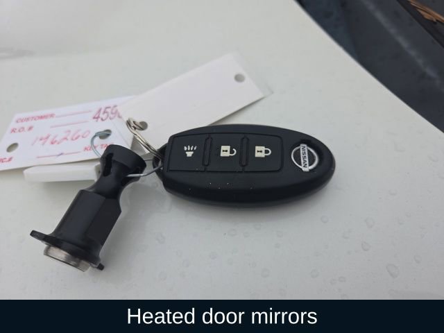 Used 2018 Nissan Titan SV w/ SV Convenience Package image 29