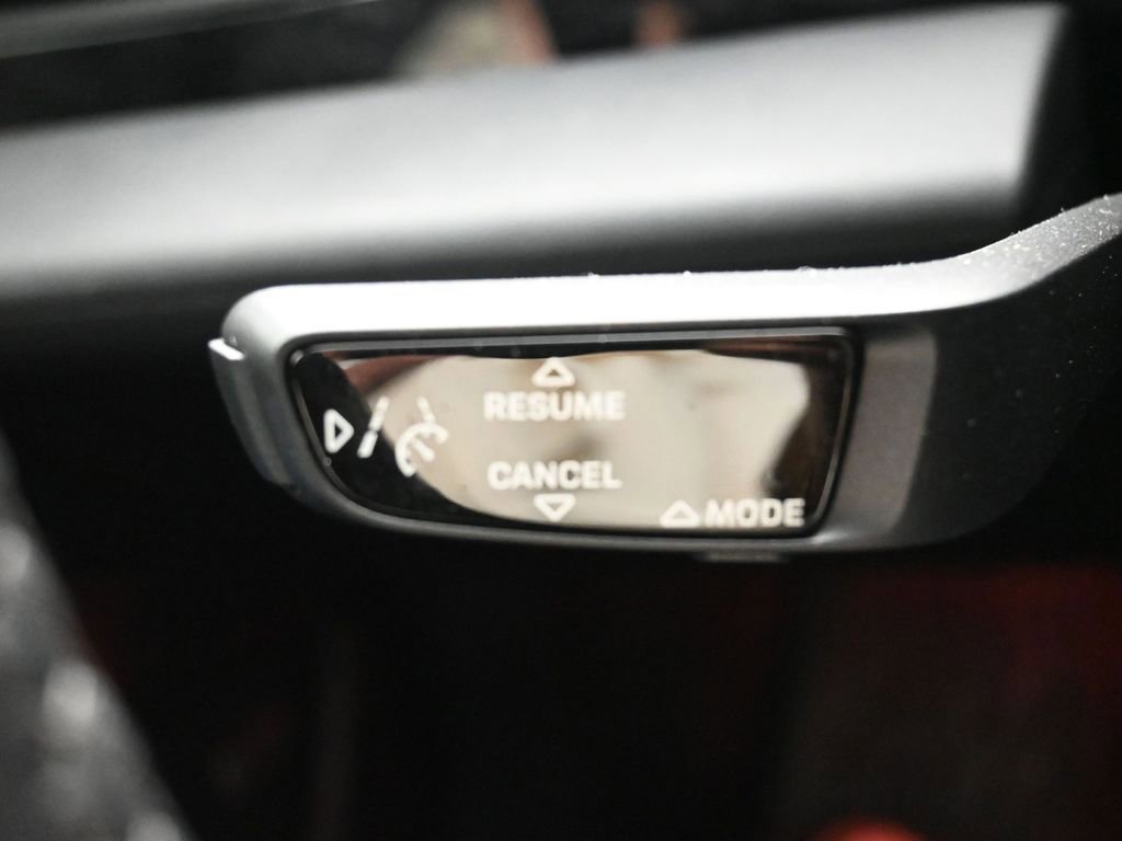 Used 2020 Porsche Taycan 4S image 24