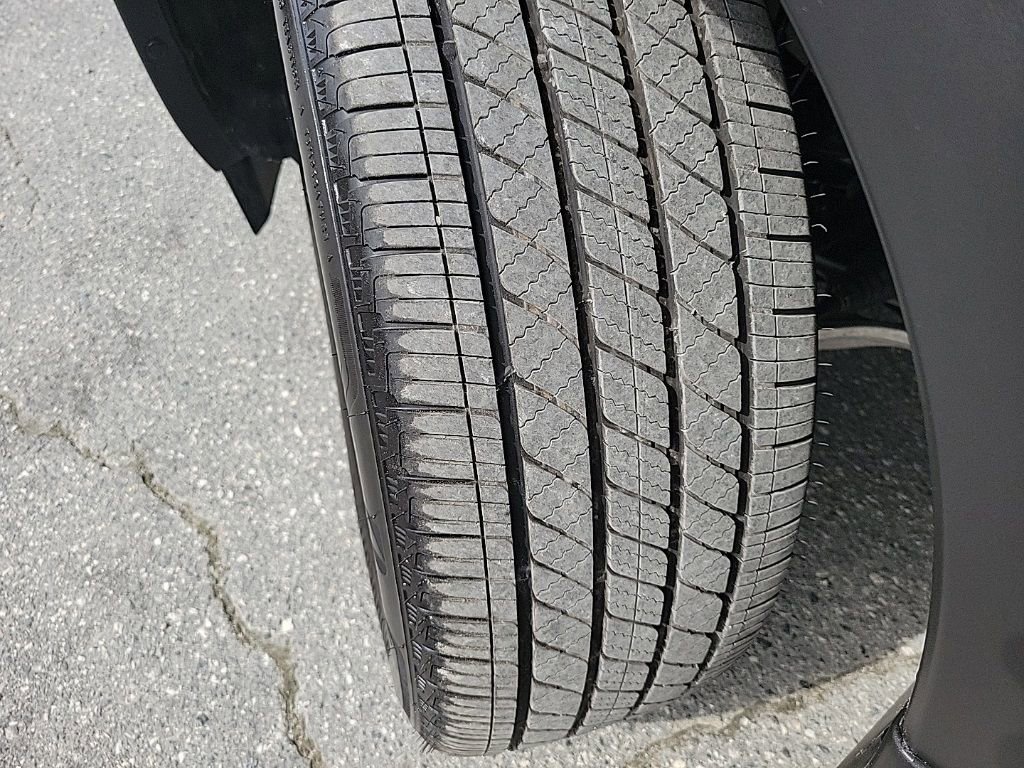 Used 2024 Nissan Pathfinder Platinum image 36