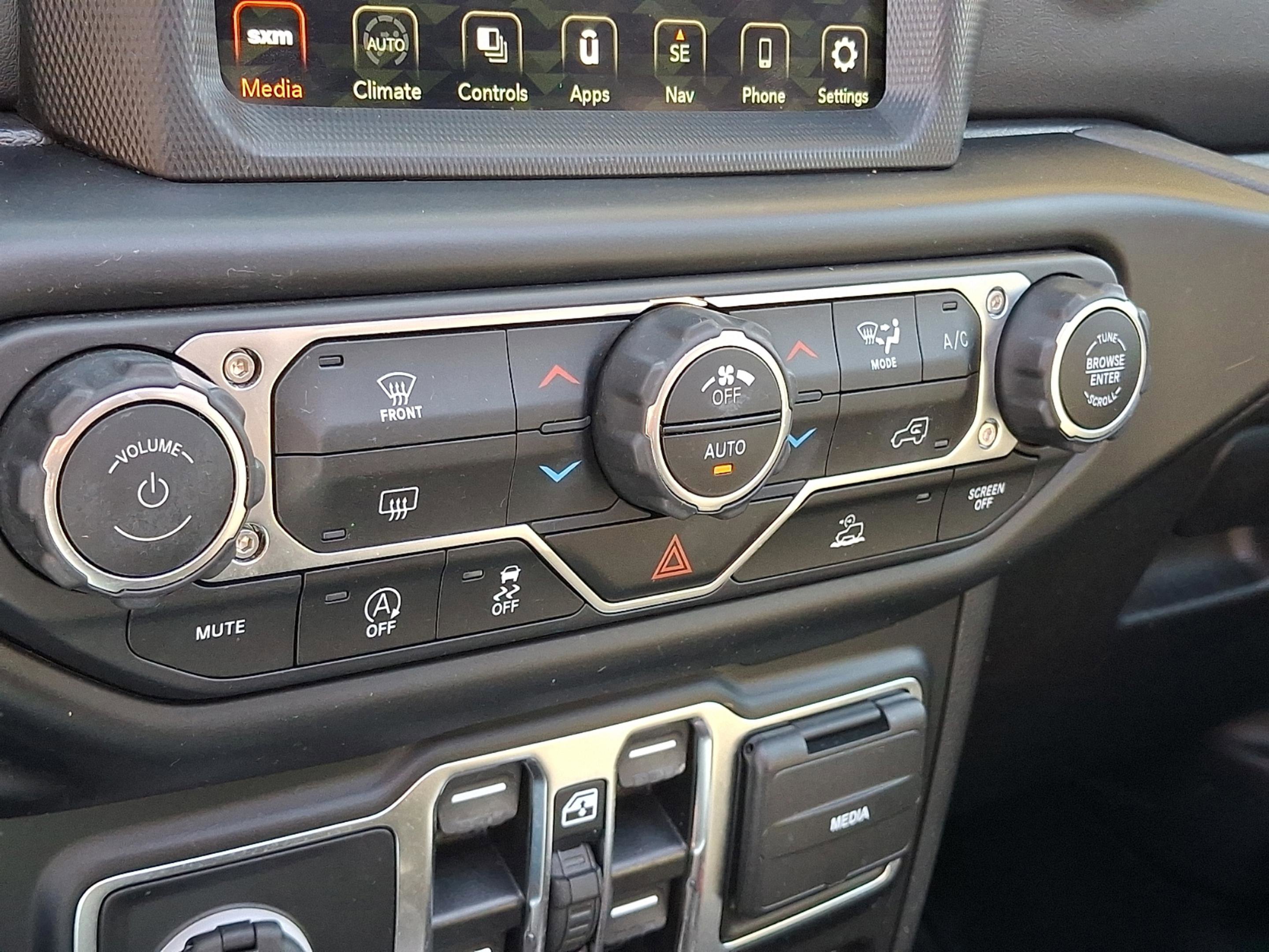 Certified 2022 Jeep Wrangler Unlimited Sahara AWD/4WD image 17