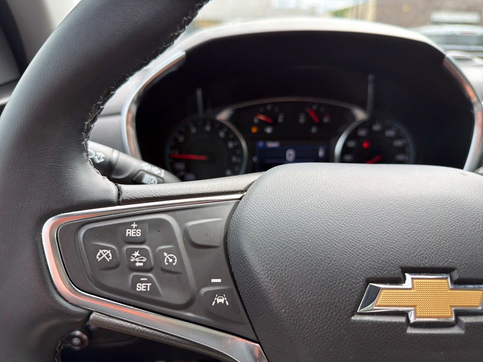 Used 2024 Chevrolet Equinox LT w/ LPO, Floor Liner Package FWD image 15