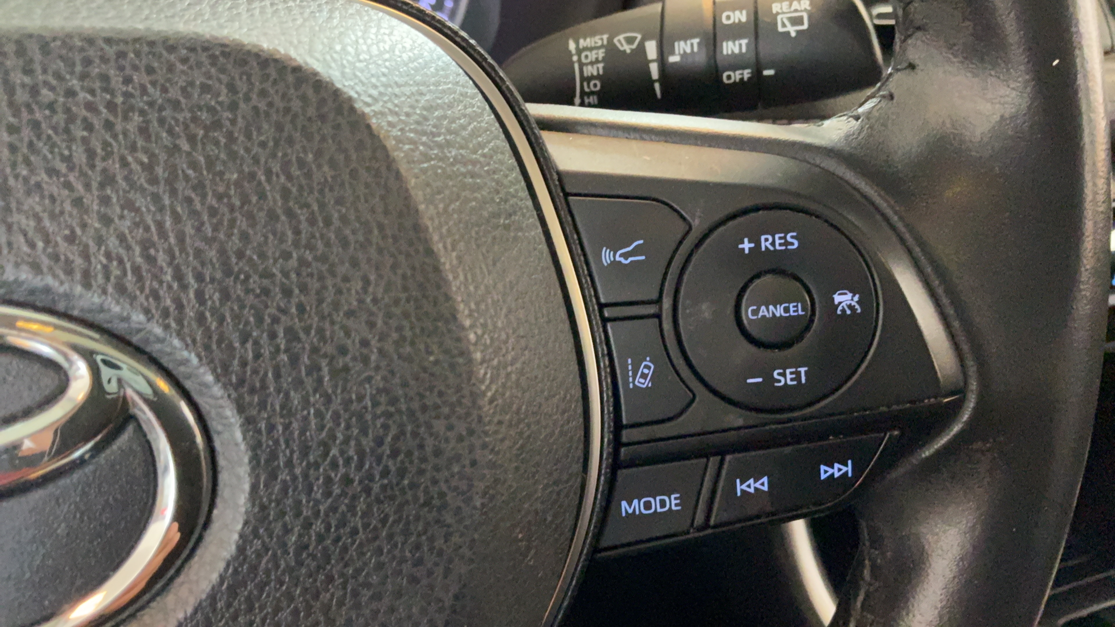 Used 2019 Toyota RAV4 XLE Premium w/ Advanced Technology Package FWD image 14