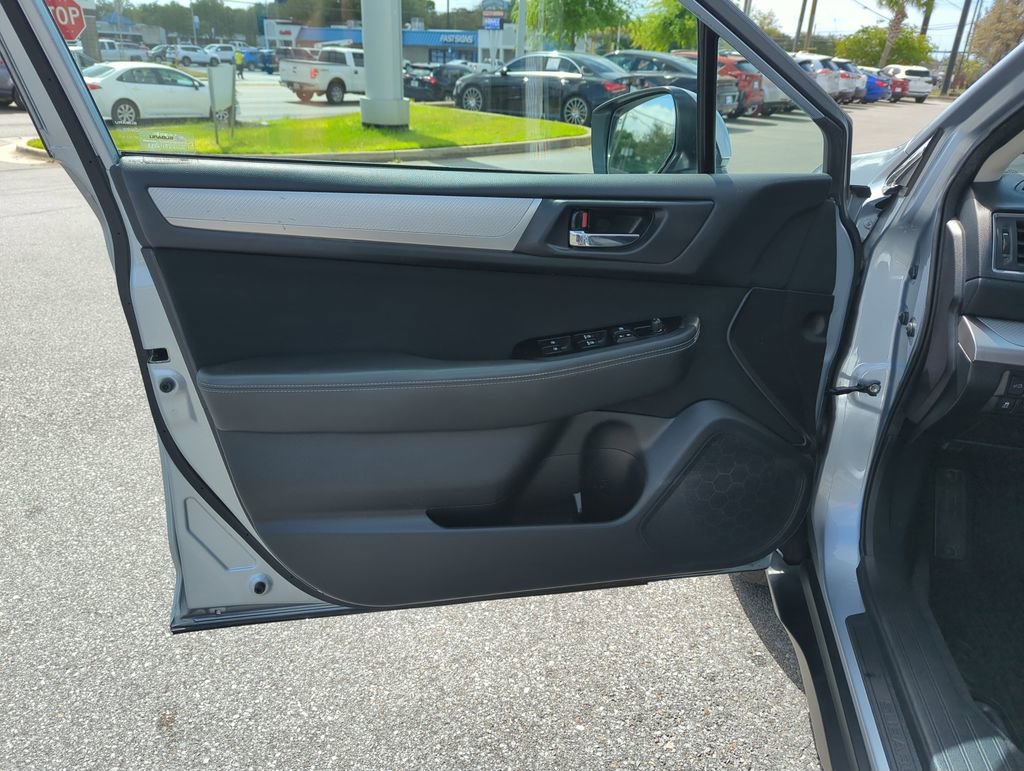 Used 2017 Subaru Outback 2.5i Premium image 18